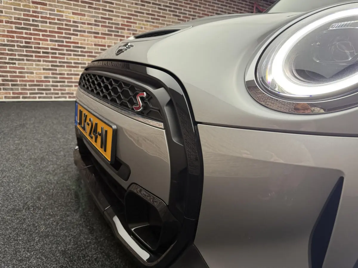 S 2.0 Premium Garantie tot 11-2027 | Dealer | Camera | Stoelverwarming