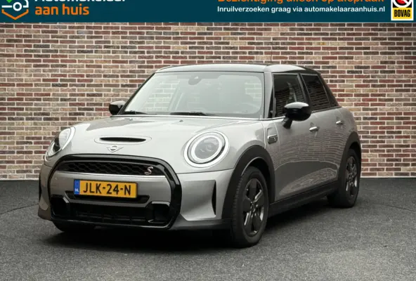 S 2.0 Premium Garantie tot 11-2027 | Dealer | Camera | Stoelverwarming