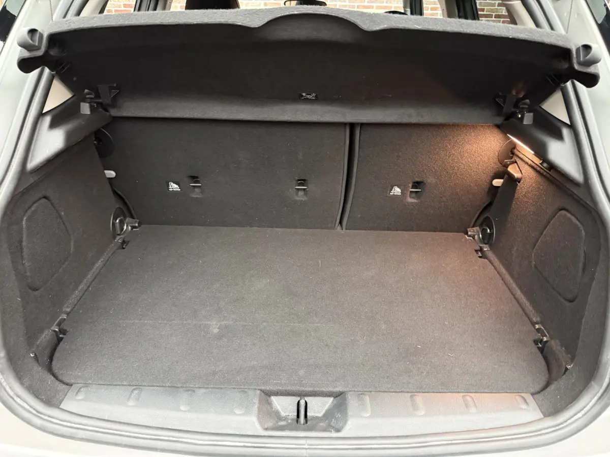 S 2.0 Premium Garantie tot 11-2027 | Dealer | Camera | Stoelverwarming