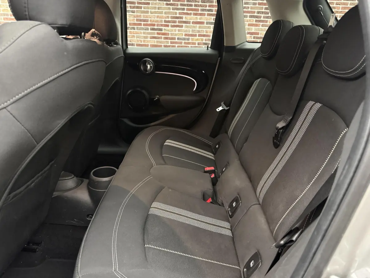 S 2.0 Premium Garantie tot 11-2027 | Dealer | Camera | Stoelverwarming