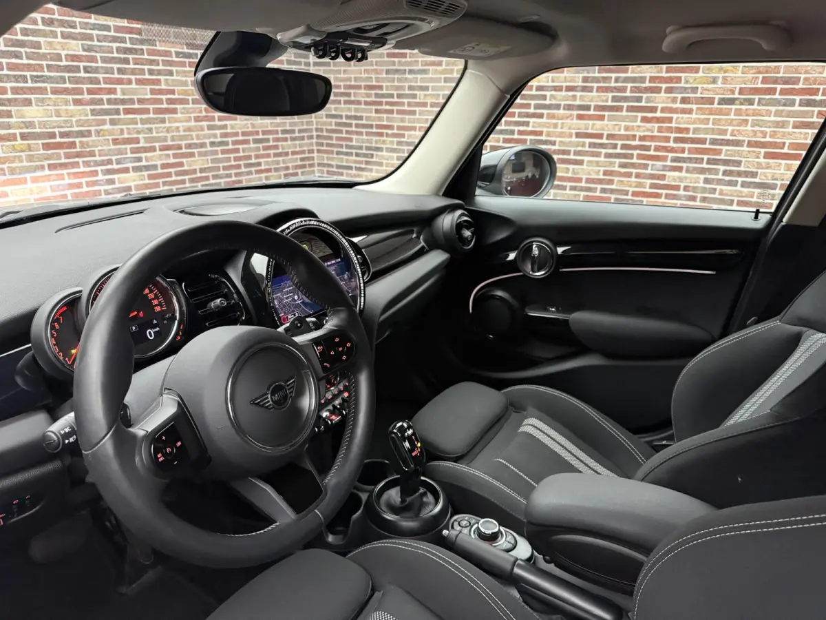 S 2.0 Premium Garantie tot 11-2027 | Dealer | Camera | Stoelverwarming