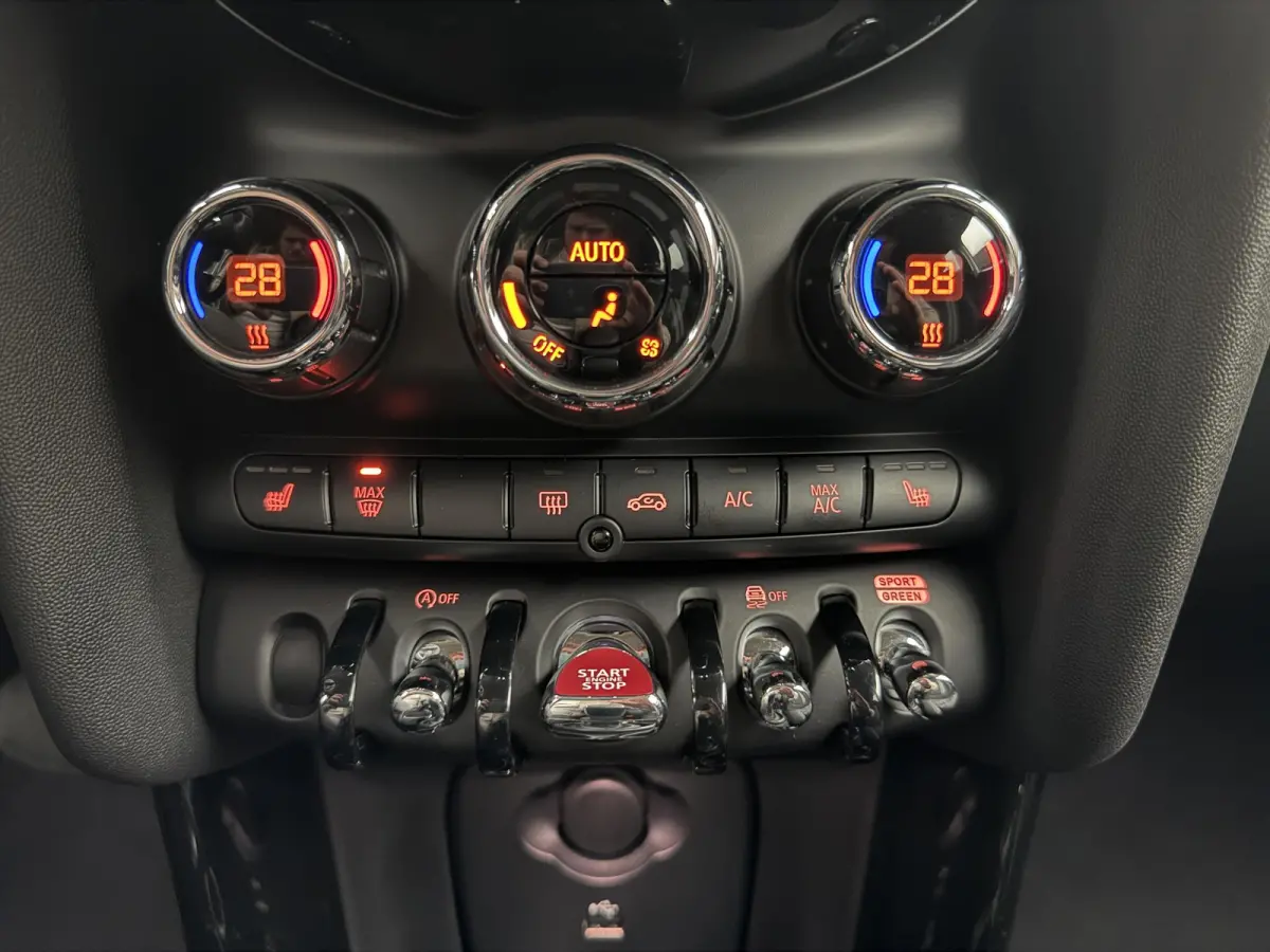 S 2.0 Premium Garantie tot 11-2027 | Dealer | Camera | Stoelverwarming