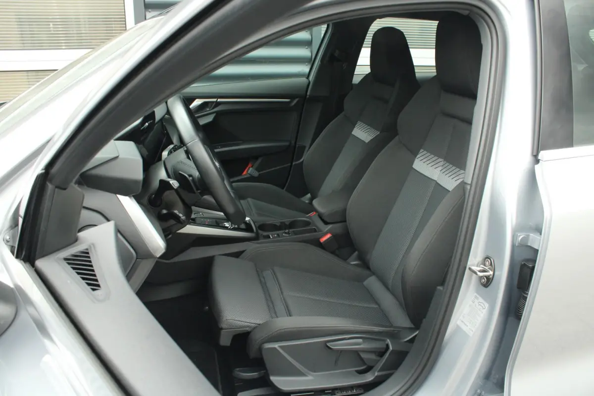30 TFSI 110pk S-tronic Advanced edition | Smartphone Interface | 2-zone Climatronic | Cruise Control | Navigatie | ParkeersensorenAchter | Sportstoelen | Full LED