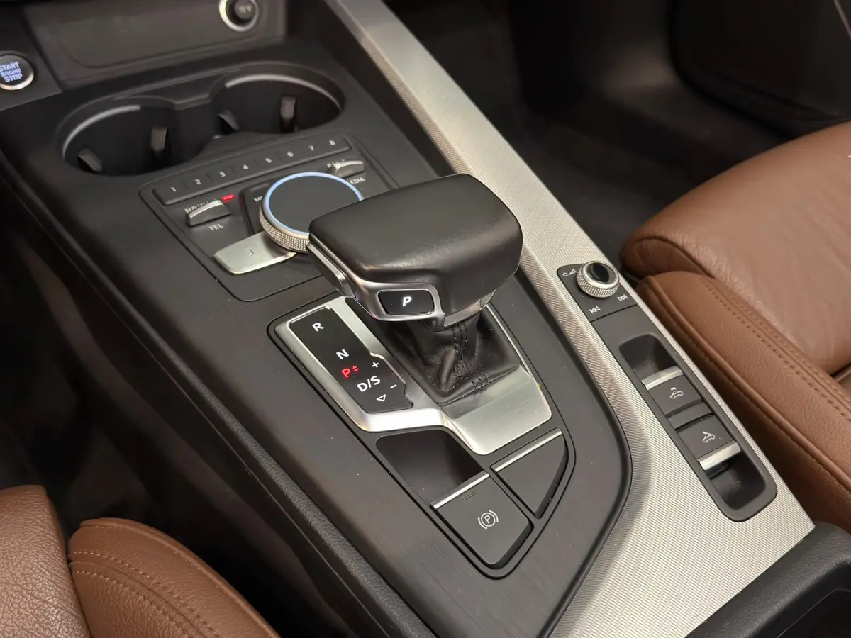 2.0 TFSI / S-Line / Virtual / Camera
