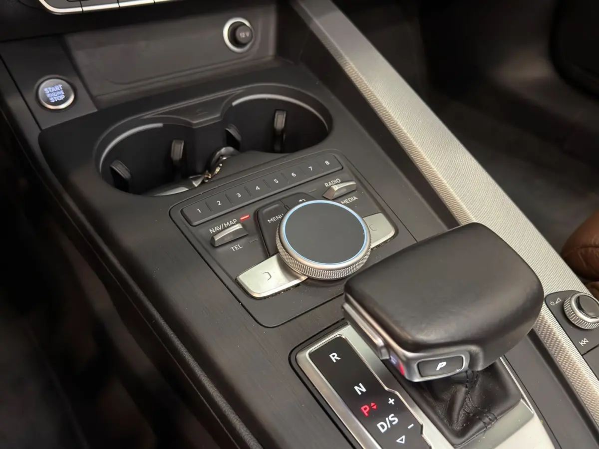 2.0 TFSI / S-Line / Virtual / Camera
