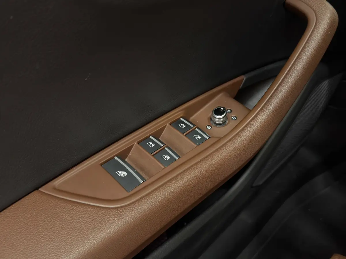 2.0 TFSI / S-Line / Virtual / Camera