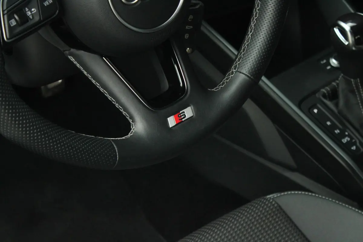 35 TFSI 150pk S-tronic S edition | Ambientverlichtig Plus | Audi SOUND | Privacy glas | Apple Carplay & Android Auto | Sportonderstel