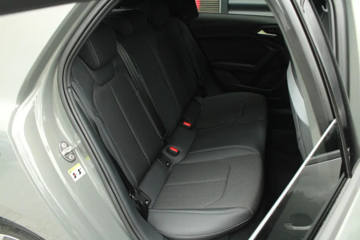 35 TFSI 150pk S-tronic S edition | Ambientverlichtig Plus | Audi SOUND | Privacy glas | Apple Carplay & Android Auto | Sportonderstel