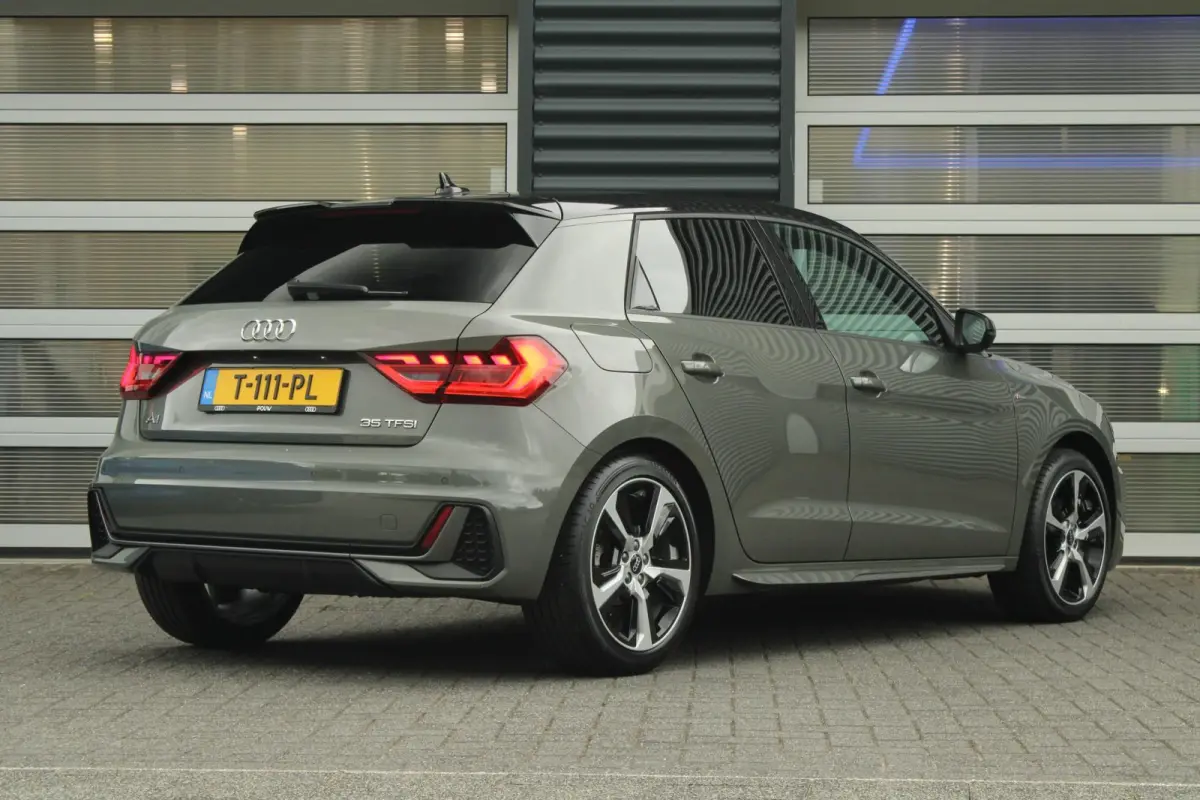 35 TFSI 150pk S-tronic S edition | Ambientverlichtig Plus | Audi SOUND | Privacy glas | Apple Carplay & Android Auto | Sportonderstel