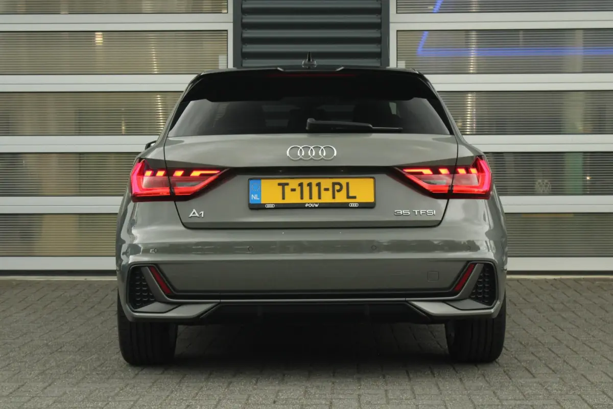 35 TFSI 150pk S-tronic S edition | Ambientverlichtig Plus | Audi SOUND | Privacy glas | Apple Carplay & Android Auto | Sportonderstel