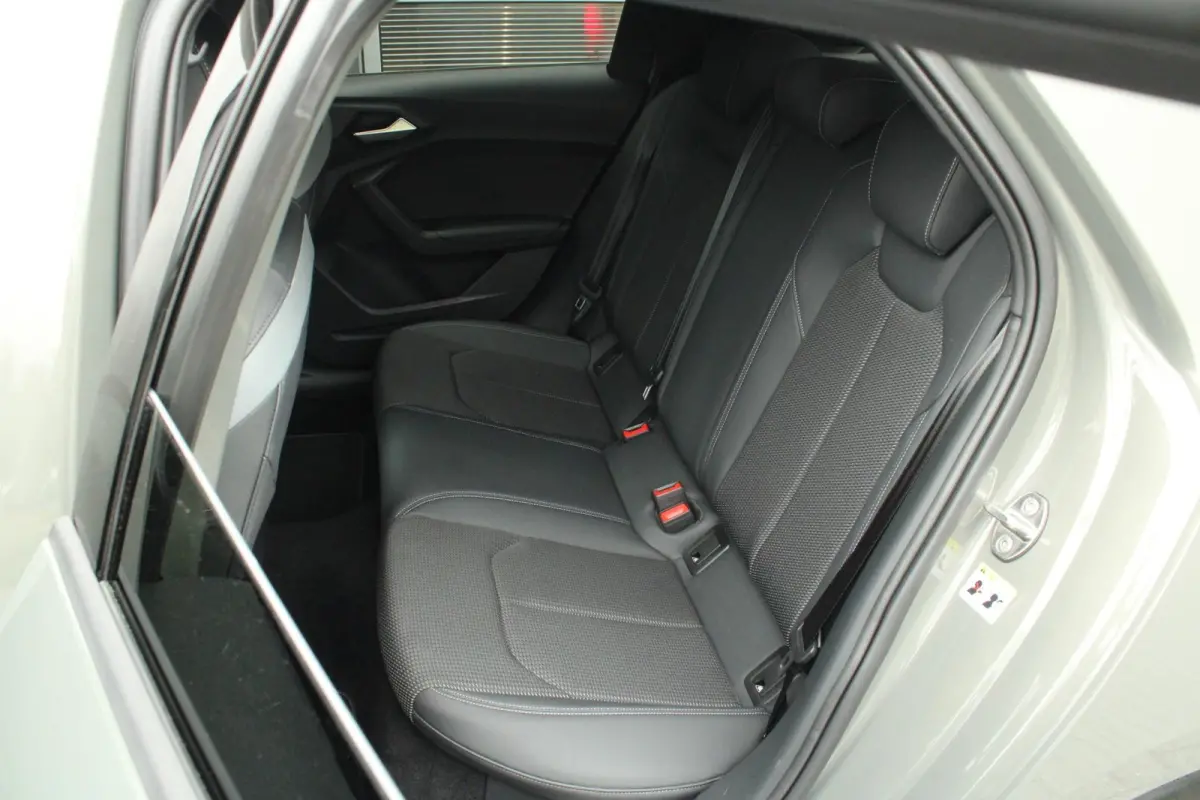 35 TFSI 150pk S-tronic S edition | Ambientverlichtig Plus | Audi SOUND | Privacy glas | Apple Carplay & Android Auto | Sportonderstel