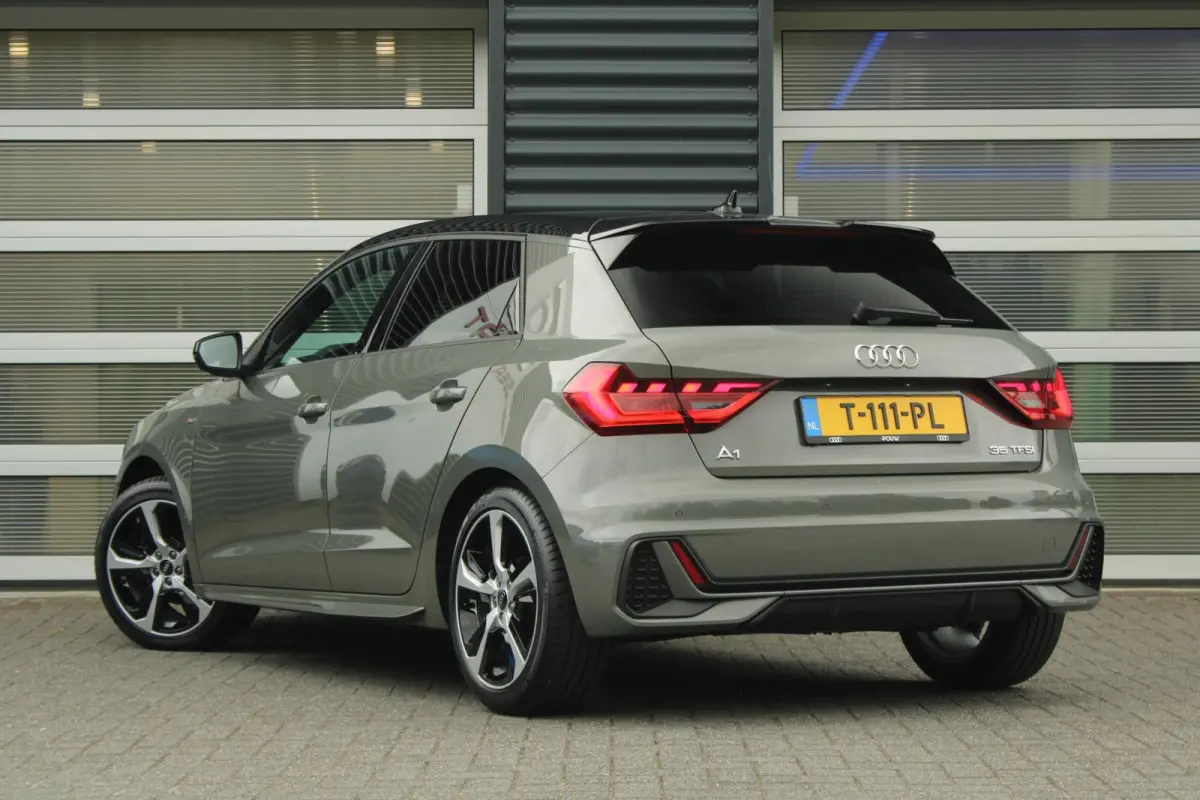 35 TFSI 150pk S-tronic S edition | Ambientverlichtig Plus | Audi SOUND | Privacy glas | Apple Carplay & Android Auto | Sportonderstel