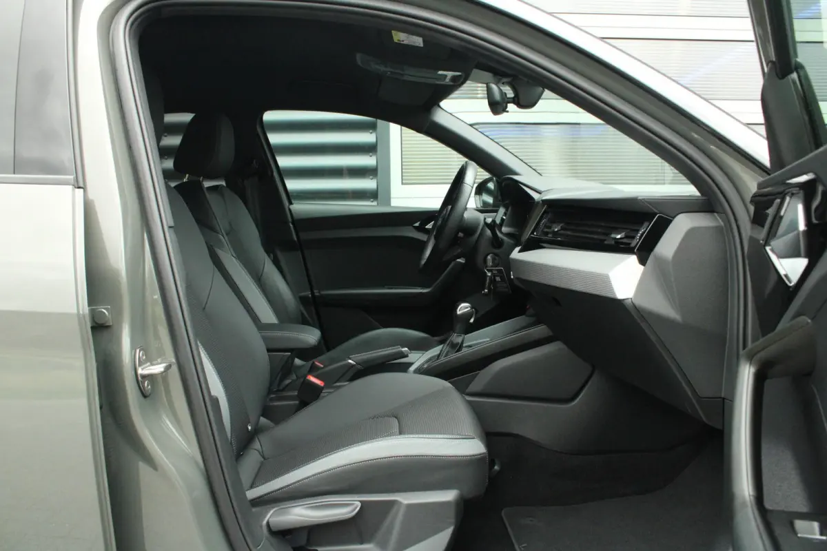 35 TFSI 150pk S-tronic S edition | Ambientverlichtig Plus | Audi SOUND | Privacy glas | Apple Carplay & Android Auto | Sportonderstel