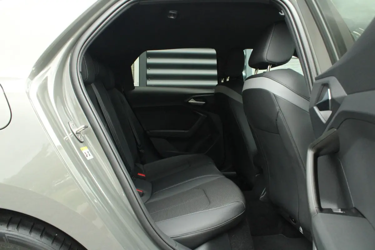 35 TFSI 150pk S-tronic S edition | Ambientverlichtig Plus | Audi SOUND | Privacy glas | Apple Carplay & Android Auto | Sportonderstel