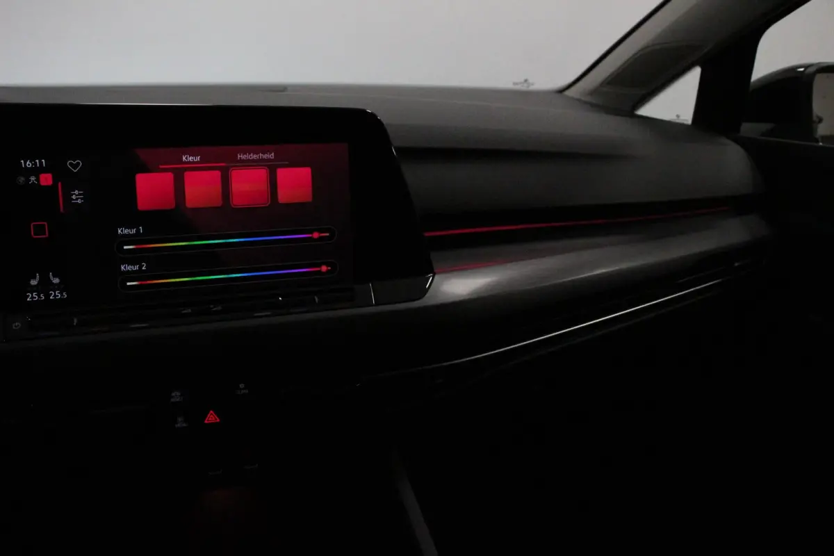 1.5 eTSI 150pk Automaat Style Sfeer verlichting Navigatie Climate control Camera Adaptive Cruise control Led Parkeer sensoren Lichtmetalen Velgen