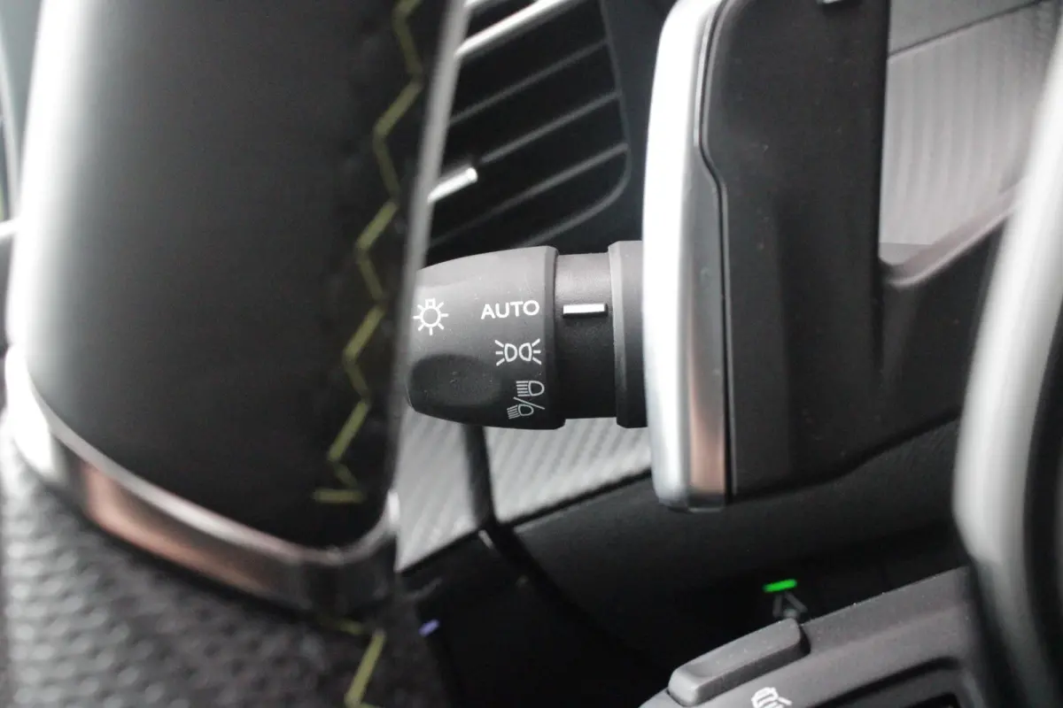 1.2 Hybrid 145PK AUTOMAAT GT | CAMERA VOOR + ACHTER | NAVIGATIE | DRAADLOZE APPLE CARPLAY/ANDROID AUTO | FULL LED KOPLAMPEN | LICHTMETALEN VELGEN 17" | DODEHOEK DETECTIE | DRAADLOZE TELEFOON