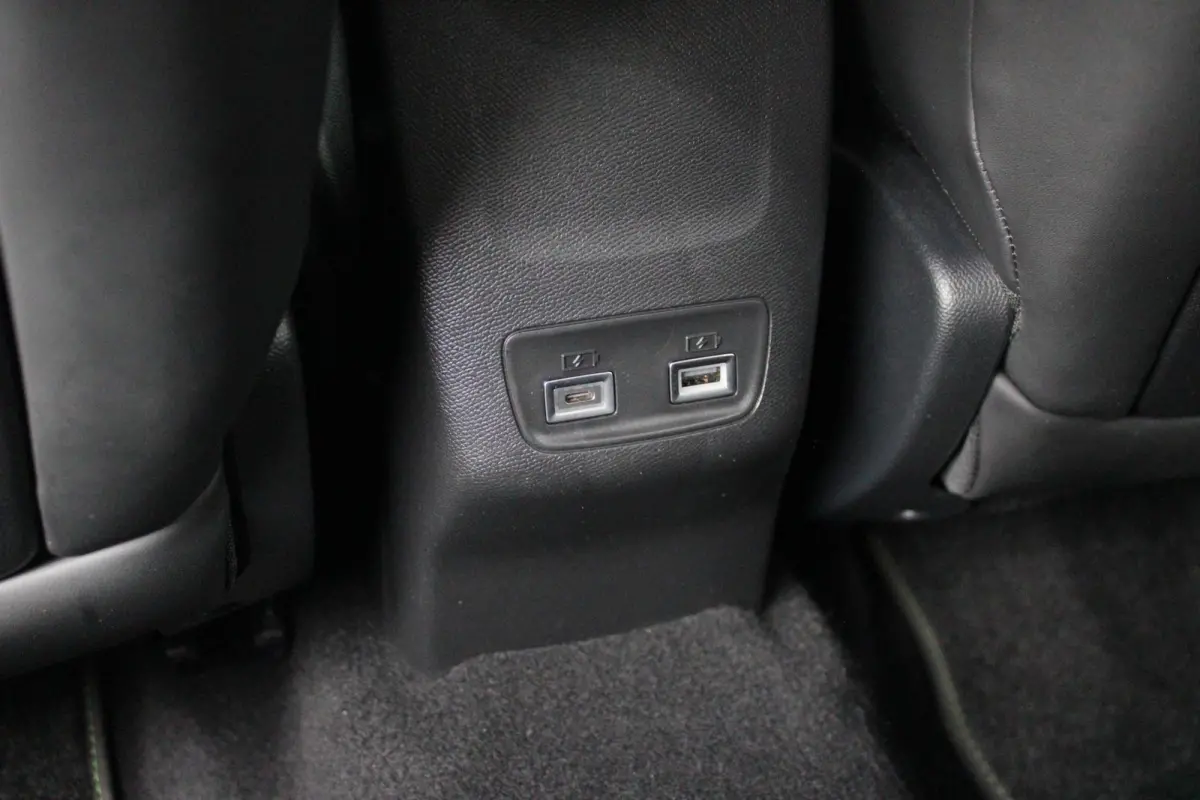 1.2 Hybrid 145PK AUTOMAAT GT | CAMERA VOOR + ACHTER | NAVIGATIE | DRAADLOZE APPLE CARPLAY/ANDROID AUTO | FULL LED KOPLAMPEN | LICHTMETALEN VELGEN 17" | DODEHOEK DETECTIE | DRAADLOZE TELEFOON