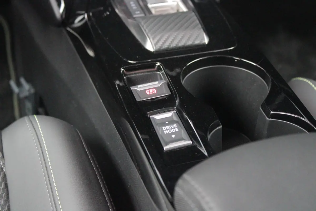 1.2 Hybrid 145PK AUTOMAAT GT | CAMERA VOOR + ACHTER | NAVIGATIE | DRAADLOZE APPLE CARPLAY/ANDROID AUTO | FULL LED KOPLAMPEN | LICHTMETALEN VELGEN 17" | DODEHOEK DETECTIE | DRAADLOZE TELEFOON
