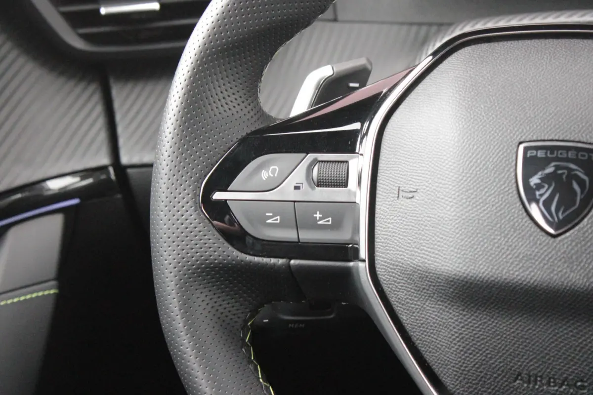 1.2 Hybrid 145PK AUTOMAAT GT | CAMERA VOOR + ACHTER | NAVIGATIE | DRAADLOZE APPLE CARPLAY/ANDROID AUTO | FULL LED KOPLAMPEN | LICHTMETALEN VELGEN 17" | DODEHOEK DETECTIE | DRAADLOZE TELEFOON