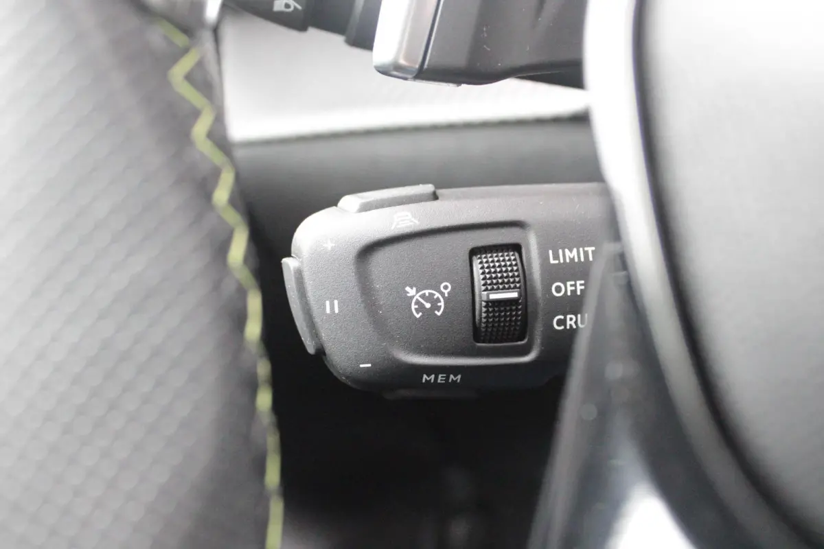 1.2 Hybrid 145PK AUTOMAAT GT | CAMERA VOOR + ACHTER | NAVIGATIE | DRAADLOZE APPLE CARPLAY/ANDROID AUTO | FULL LED KOPLAMPEN | LICHTMETALEN VELGEN 17" | DODEHOEK DETECTIE | DRAADLOZE TELEFOON