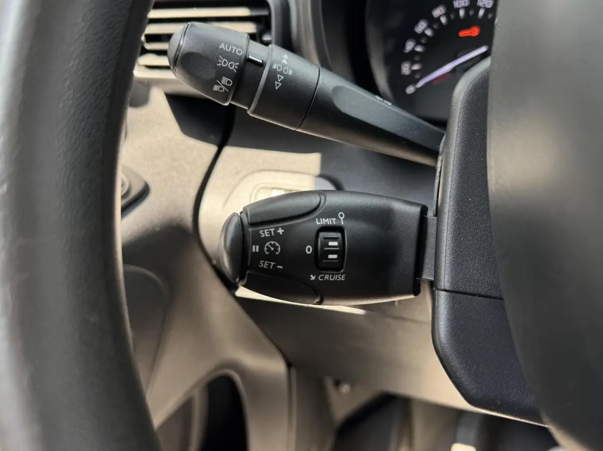 bestel 1.6 BlueHDI Club | CarPlay | Navigatie | Cruise | Camera | Airco | Trekhaak | Lichtmetaal | Sensoren
