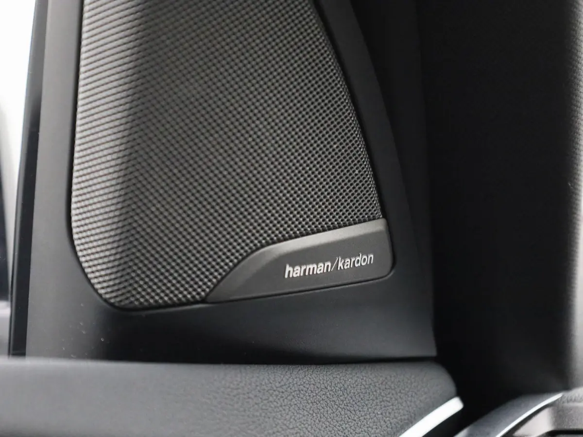M-Sport 80 kWh | PANORAMADAK | 360 CAMERA | HARMAN KARDON | MEMORY | ELEKTRISCHE KOFFERKLEP | STOELVERWARMING | APPLE CARPLAY - ANDROID AUTO | LEDEREN STOELEN |