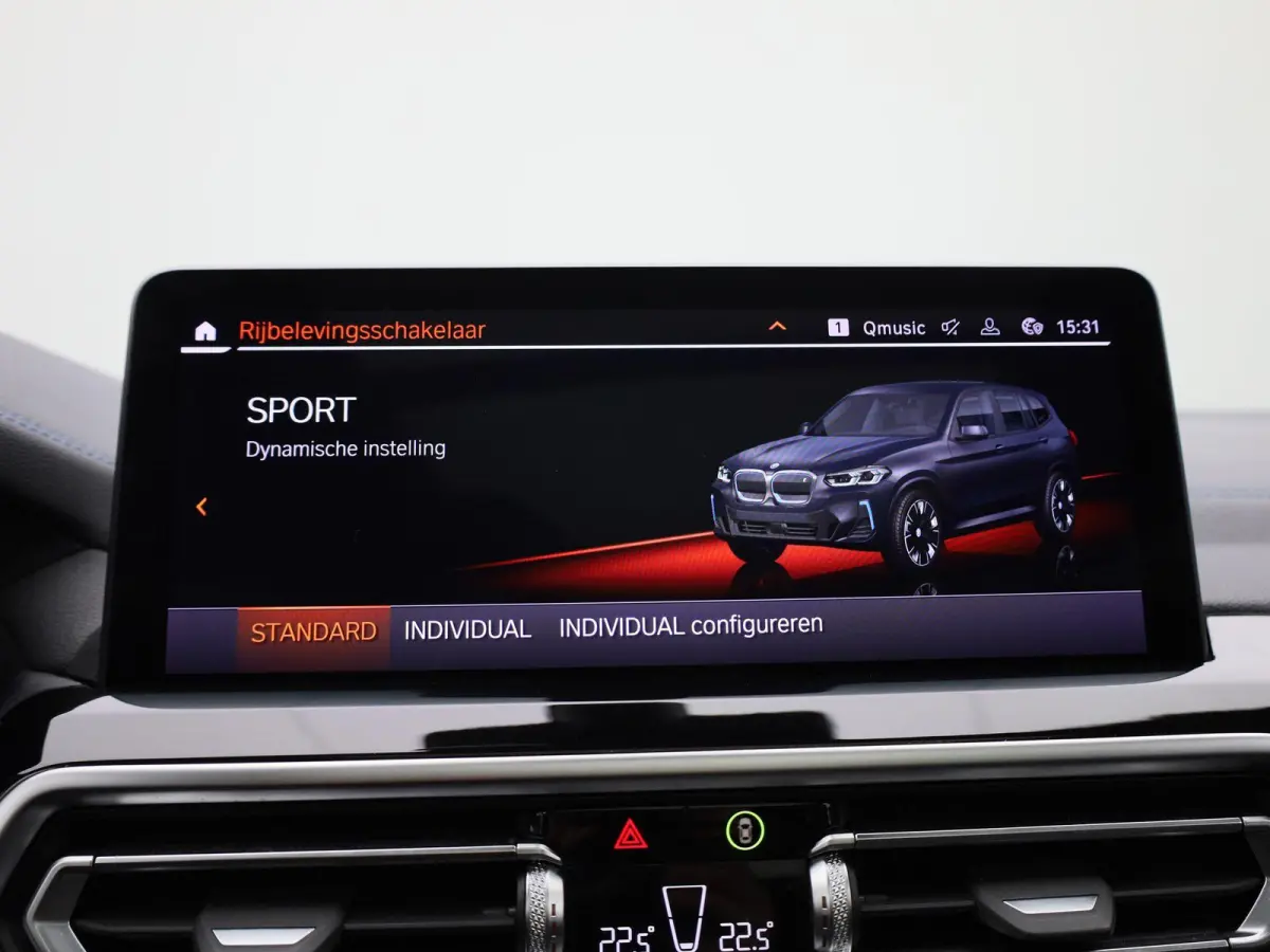 M-Sport 80 kWh | PANORAMADAK | 360 CAMERA | HARMAN KARDON | MEMORY | ELEKTRISCHE KOFFERKLEP | STOELVERWARMING | APPLE CARPLAY - ANDROID AUTO | LEDEREN STOELEN |
