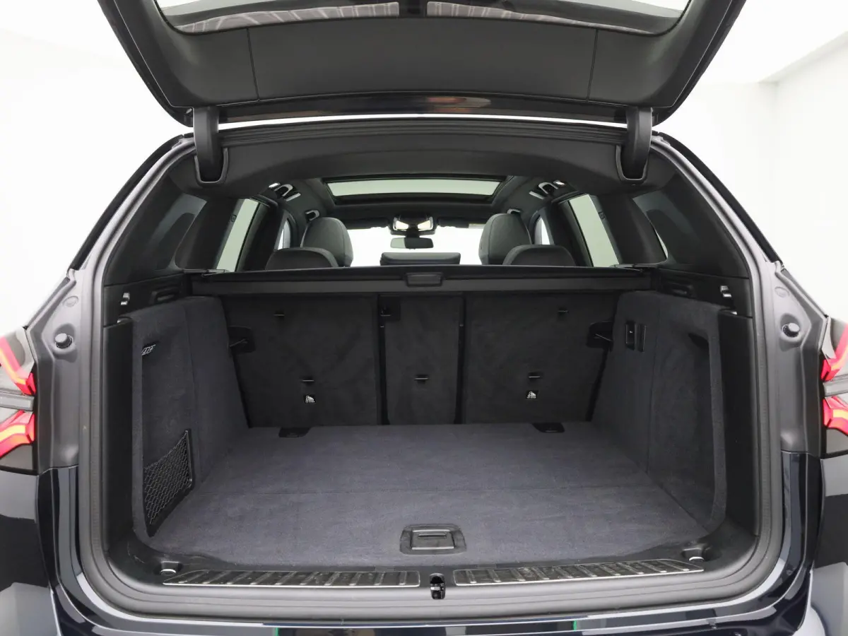 M-Sport 80 kWh | PANORAMADAK | 360 CAMERA | HARMAN KARDON | MEMORY | ELEKTRISCHE KOFFERKLEP | STOELVERWARMING | APPLE CARPLAY - ANDROID AUTO | LEDEREN STOELEN |