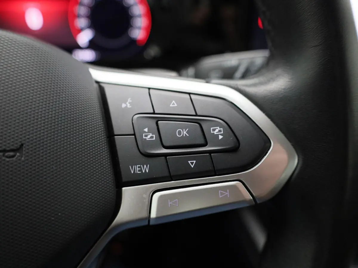 1.0 TSI Life | APPLE CARPLAY - ANDROID AUTO | CLIMATE CONTROL | ADAPTIVE CRUISE CONTROL | PARKEERSENSOREN | LICHTMETALEN VELGEN |