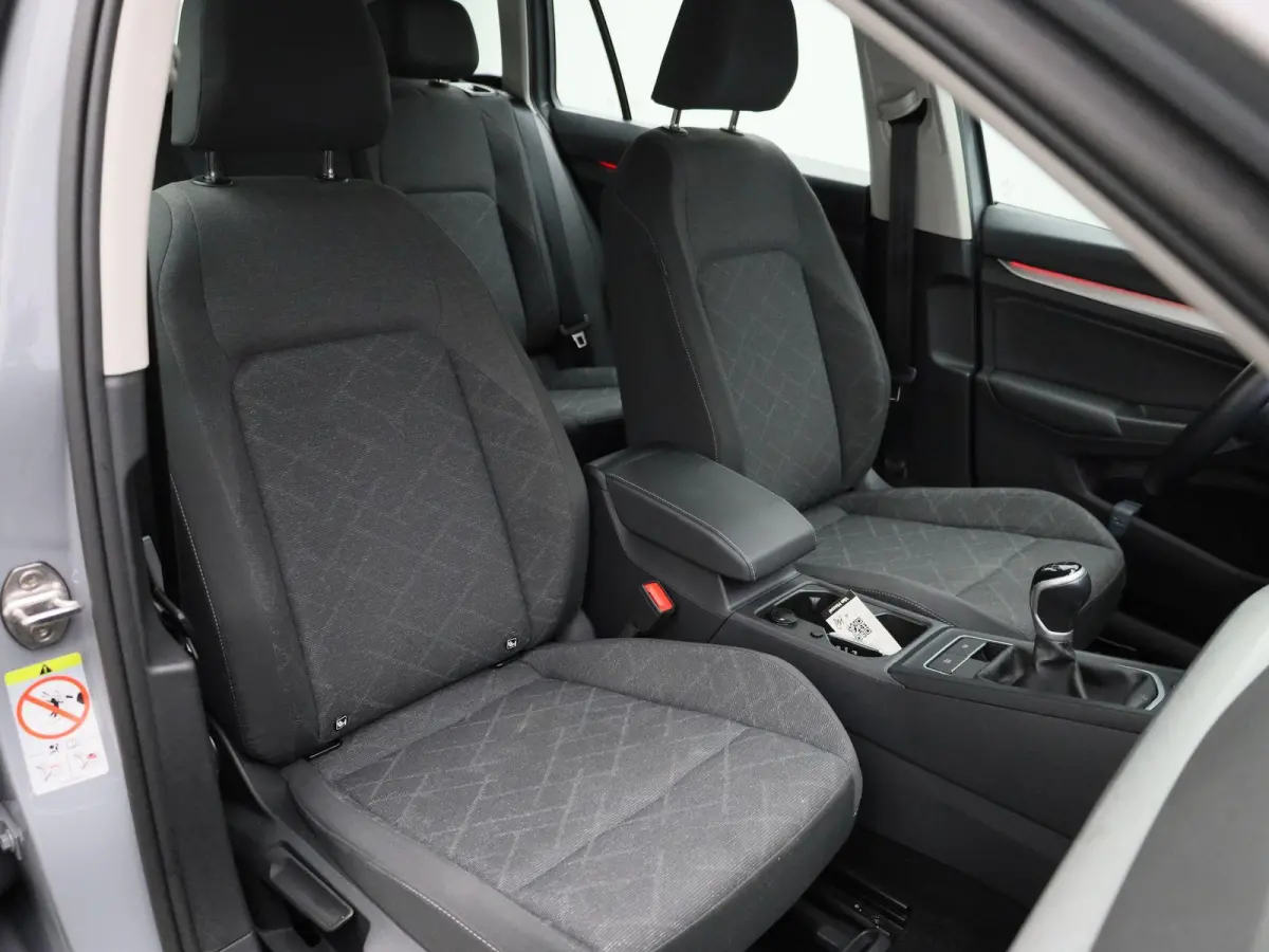 1.0 TSI Life | APPLE CARPLAY - ANDROID AUTO | CLIMATE CONTROL | ADAPTIVE CRUISE CONTROL | PARKEERSENSOREN | LICHTMETALEN VELGEN |