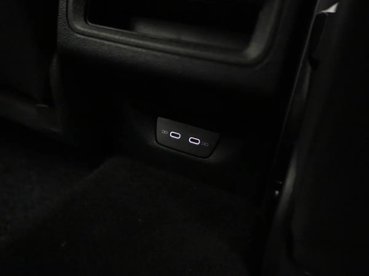 1.0 TSI Life | APPLE CARPLAY - ANDROID AUTO | CLIMATE CONTROL | ADAPTIVE CRUISE CONTROL | PARKEERSENSOREN | LICHTMETALEN VELGEN |