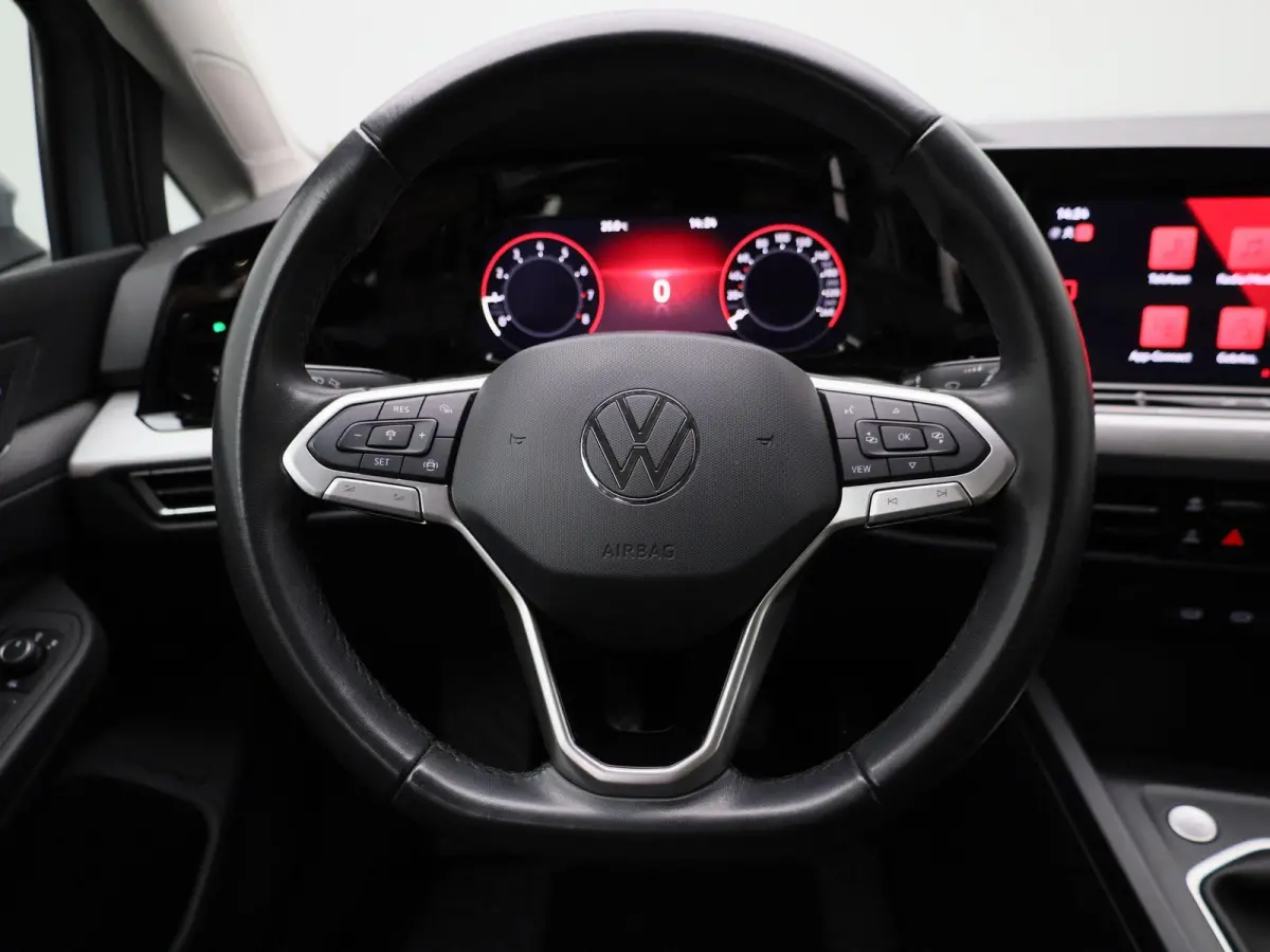1.0 TSI Life | APPLE CARPLAY - ANDROID AUTO | CLIMATE CONTROL | ADAPTIVE CRUISE CONTROL | PARKEERSENSOREN | LICHTMETALEN VELGEN |