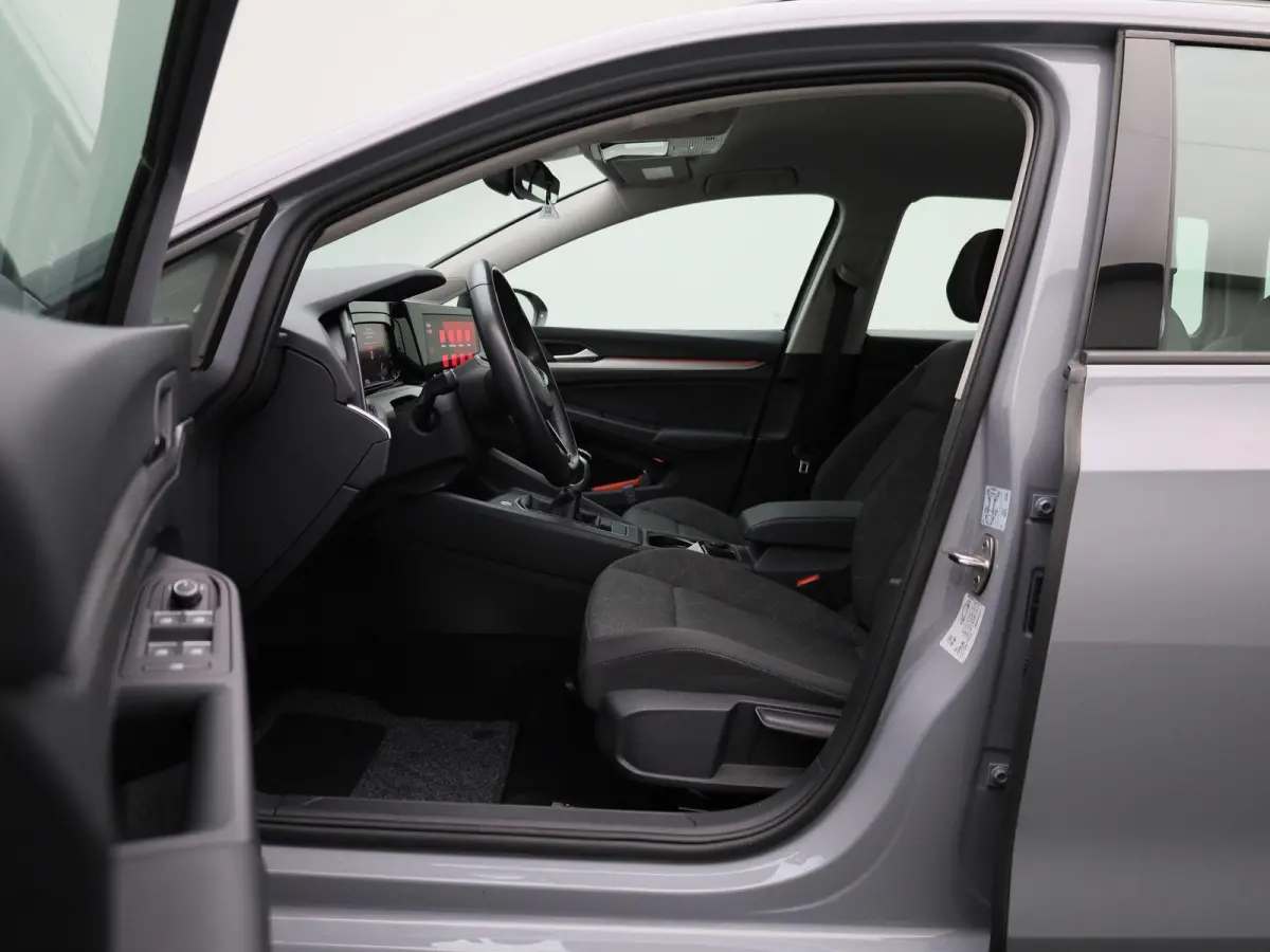 1.0 TSI Life | APPLE CARPLAY - ANDROID AUTO | CLIMATE CONTROL | ADAPTIVE CRUISE CONTROL | PARKEERSENSOREN | LICHTMETALEN VELGEN |