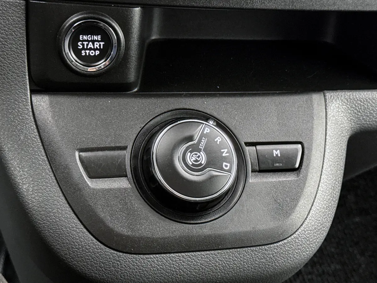 2.0 D-4D Professional DC 177pk Dubbele cabine Navigatie Camera Automaat Climate control