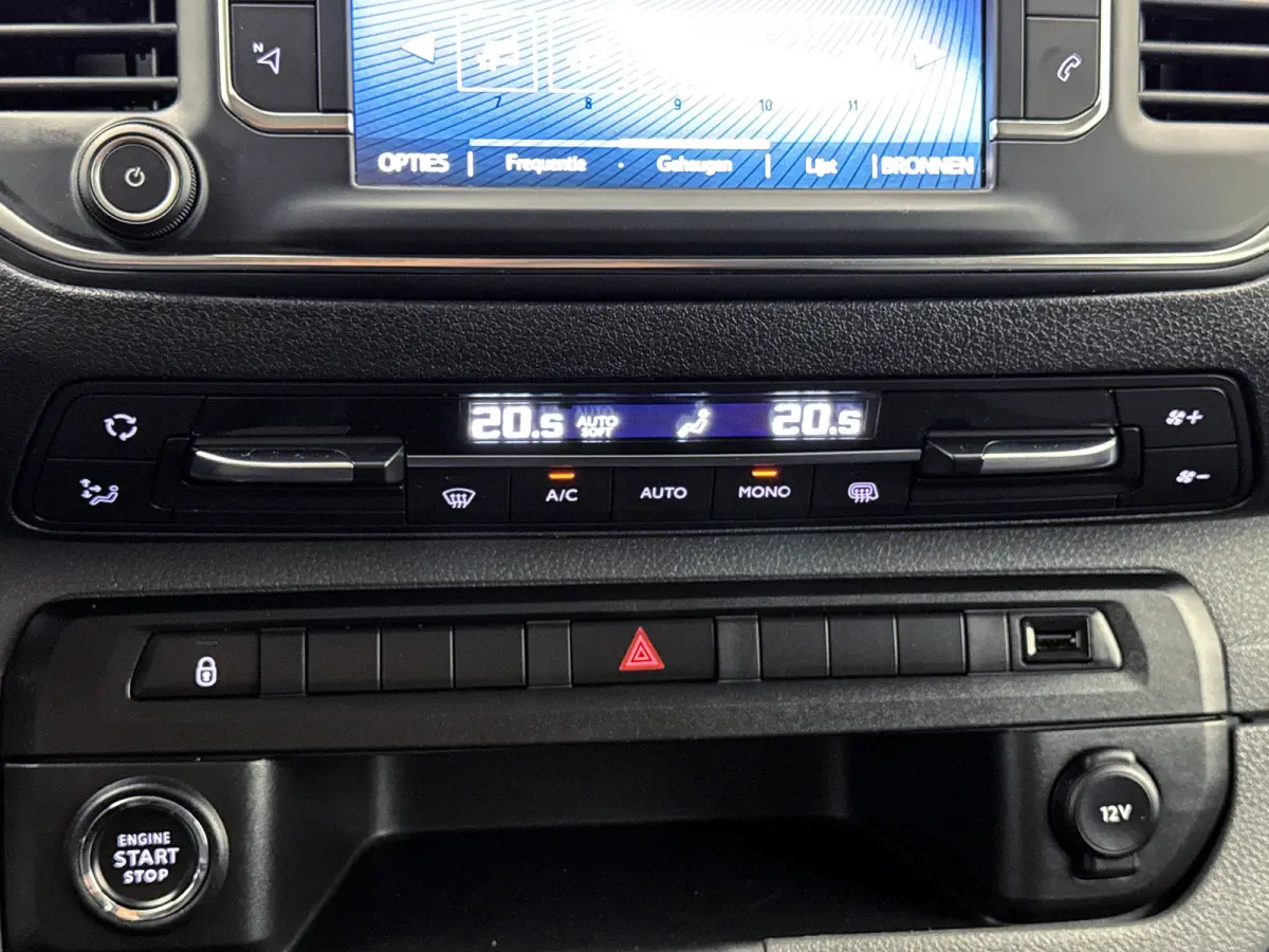 2.0 D-4D Professional DC 177pk Dubbele cabine Navigatie Camera Automaat Climate control