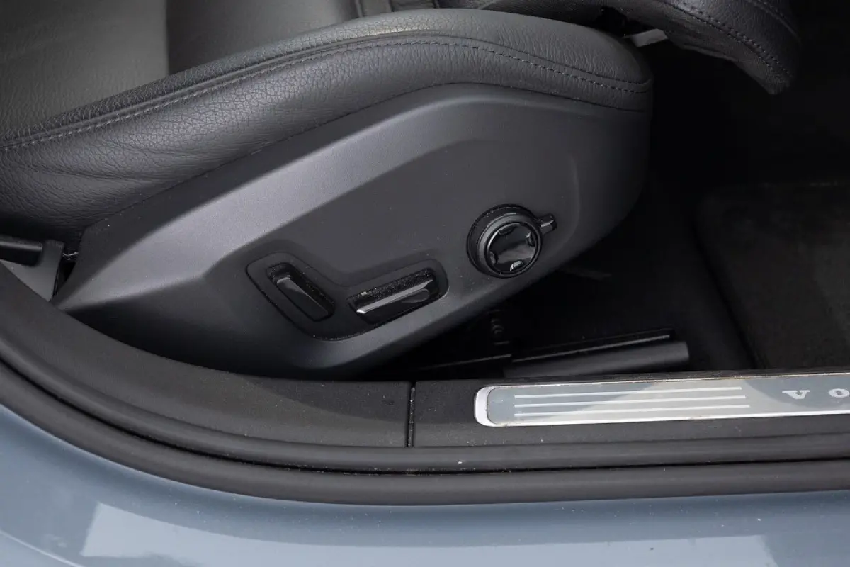 2.0 B4 Plus Dark | LEDER | CARPLAY | EL. STOELEN | el.Trekhaak