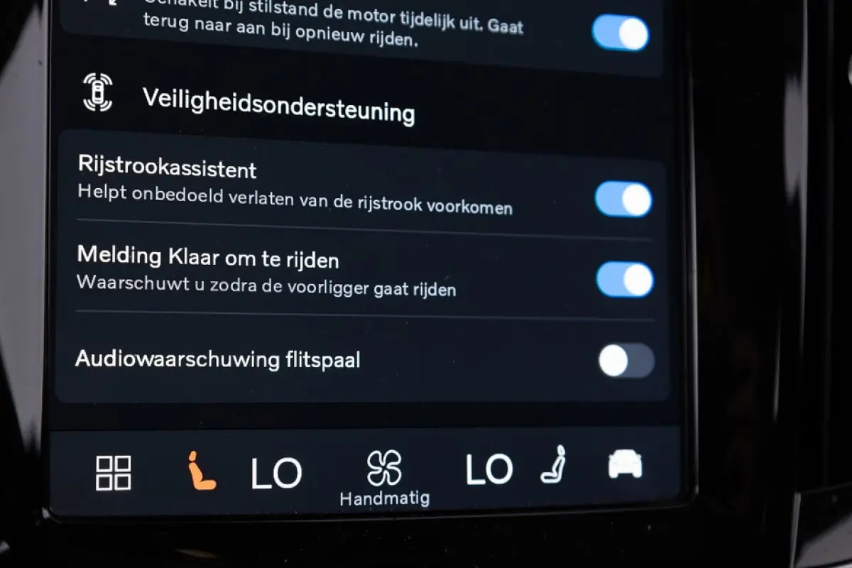 2.0 B4 Plus Dark | LEDER | CARPLAY | EL. STOELEN | el.Trekhaak