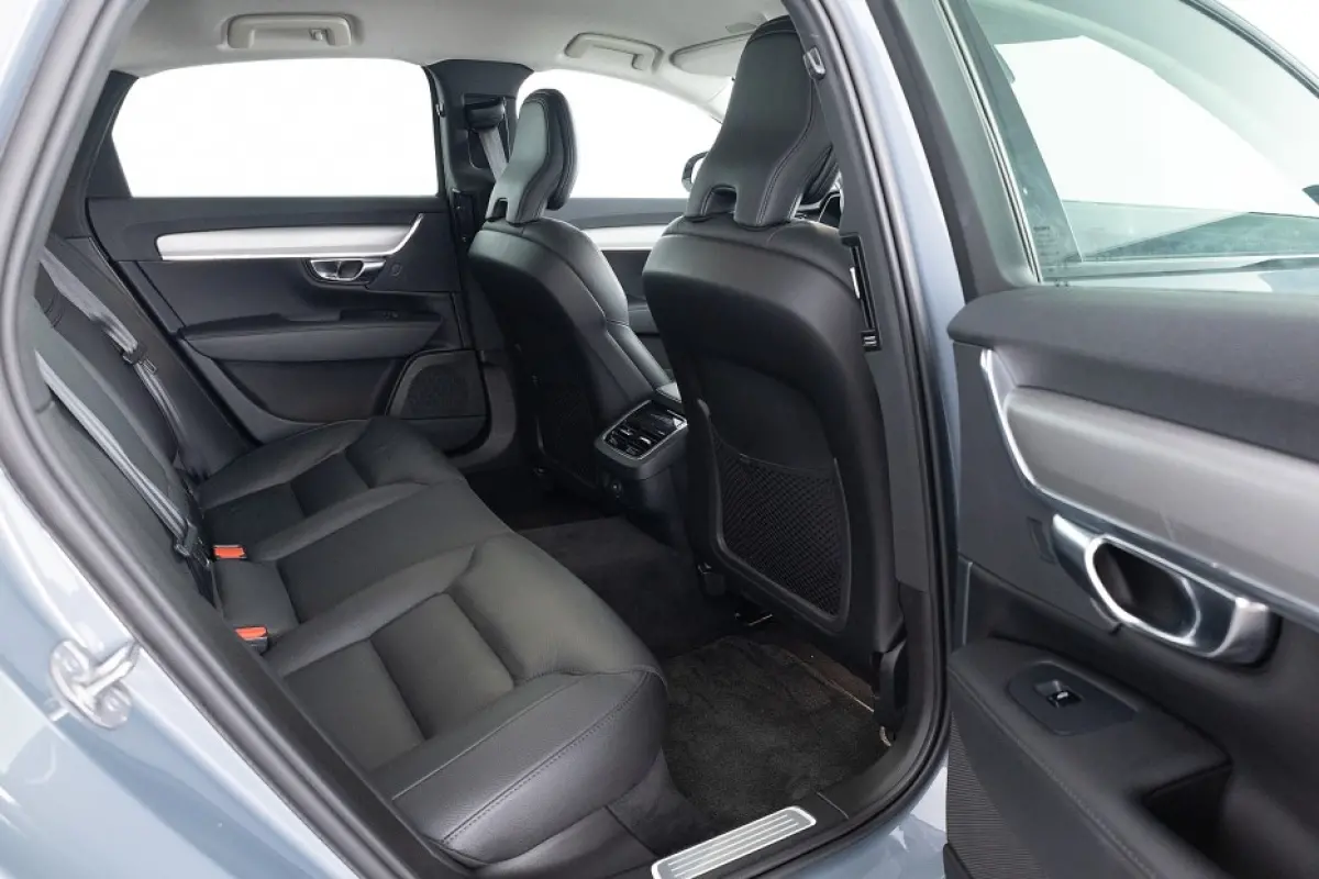 2.0 B4 Plus Dark | LEDER | CARPLAY | EL. STOELEN | el.Trekhaak