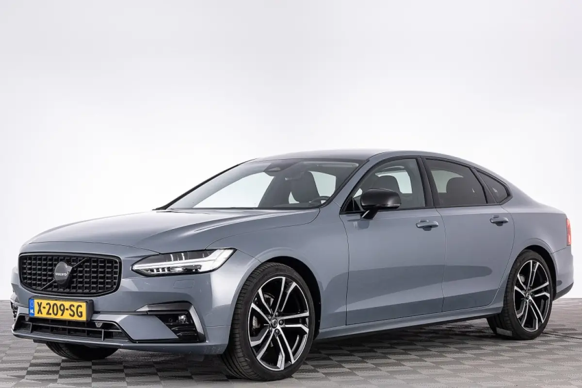 2.0 B4 Plus Dark | LEDER | CARPLAY | EL. STOELEN | el.Trekhaak