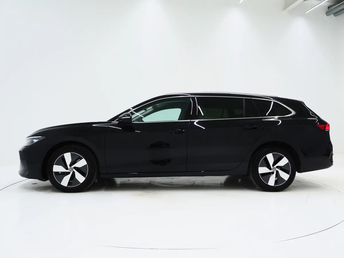 1.5 eHybrid 204PK | Leder/Alcantara | Massage | Stoelkoeling | Trekhaak | HUD | 360 | Keyless