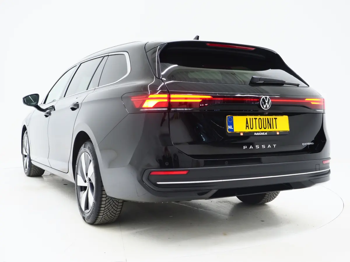 1.5 eHybrid 204PK | Leder/Alcantara | Massage | Stoelkoeling | Trekhaak | HUD | 360 | Keyless