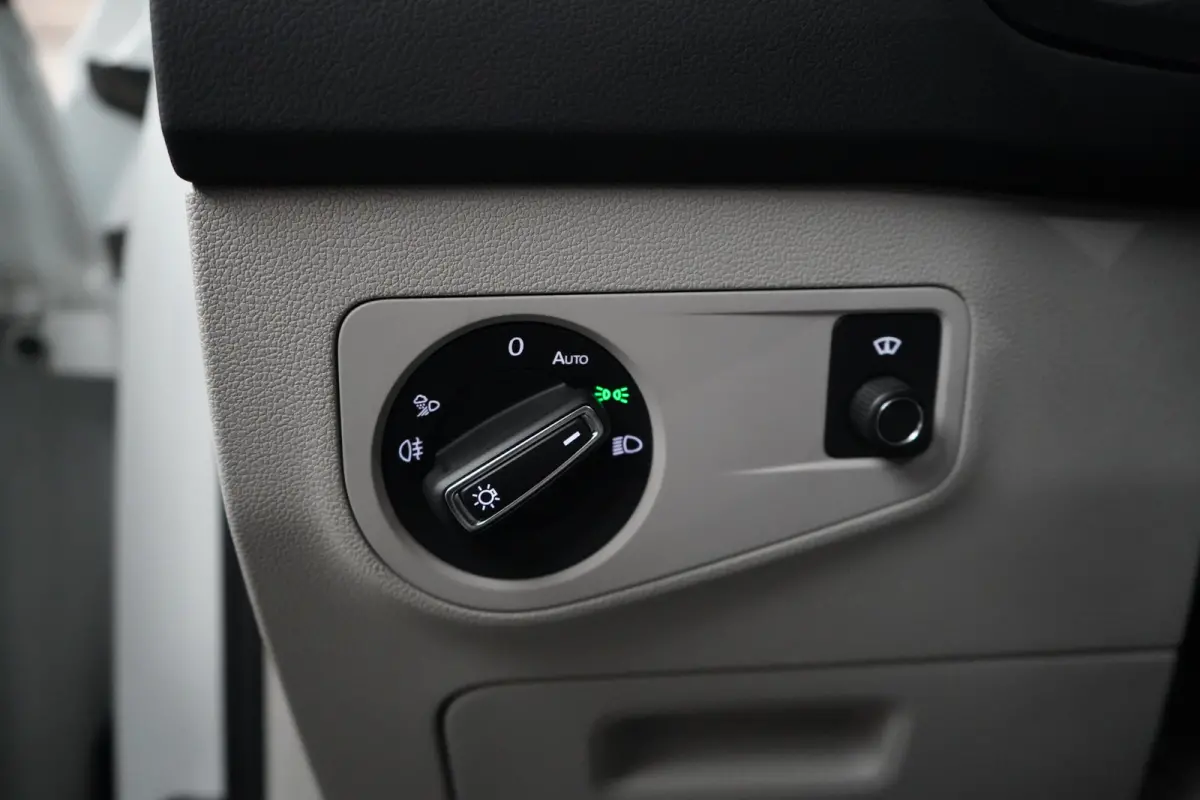 Elegance eHybrid | ACC | Achteruitrijcamera | Elektrische achterklep | Stoelverwarming | Elektrisch wegklapbare trekhaak | Dode hoek detectie