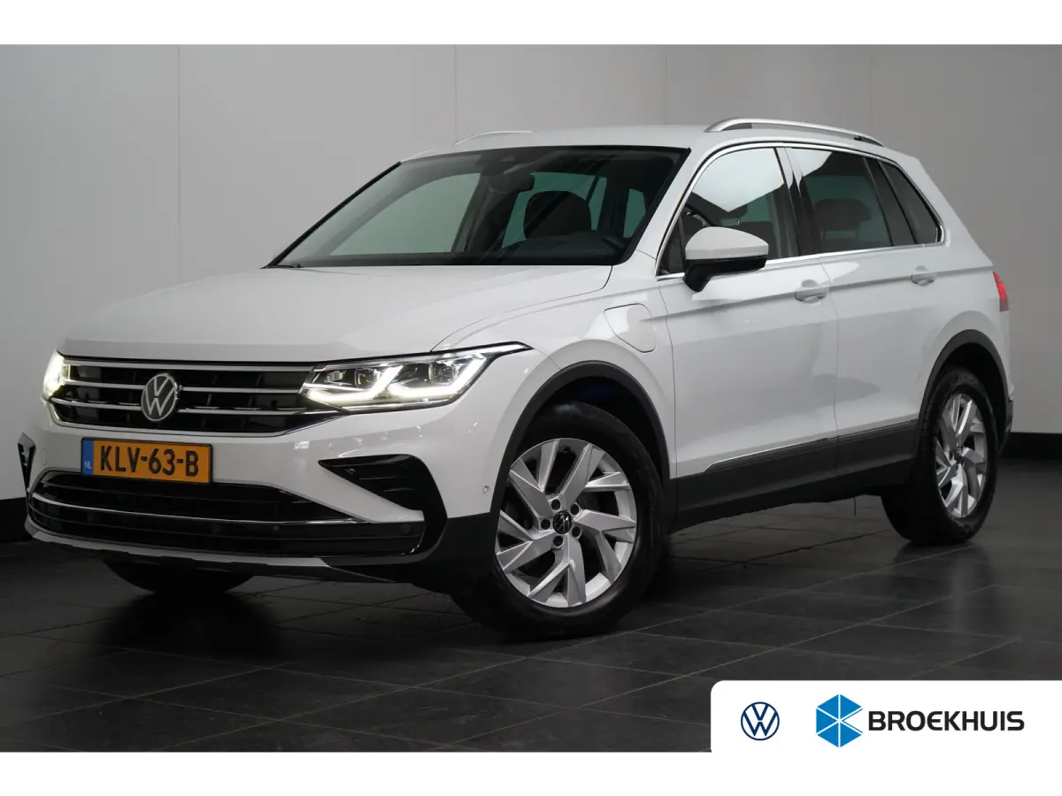 Elegance eHybrid | ACC | Achteruitrijcamera | Elektrische achterklep | Stoelverwarming | Elektrisch wegklapbare trekhaak | Dode hoek detectie