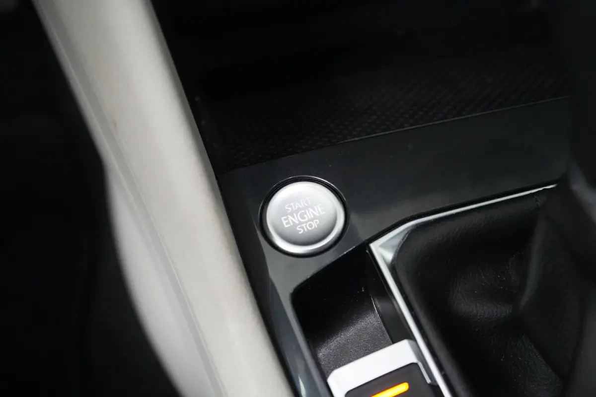 Elegance eHybrid | ACC | Achteruitrijcamera | Elektrische achterklep | Stoelverwarming | Elektrisch wegklapbare trekhaak | Dode hoek detectie