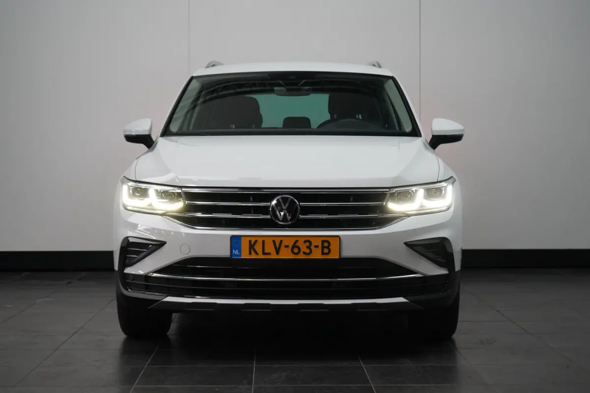 Elegance eHybrid | ACC | Achteruitrijcamera | Elektrische achterklep | Stoelverwarming | Elektrisch wegklapbare trekhaak | Dode hoek detectie