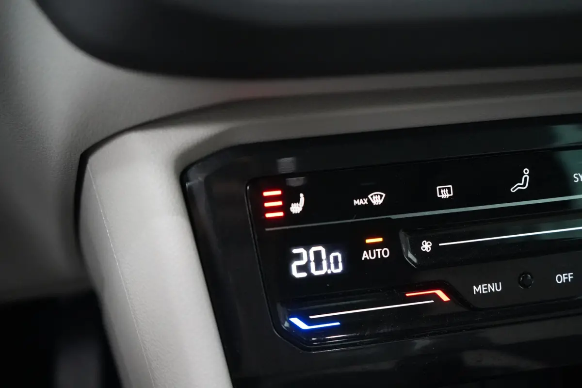 Elegance eHybrid | ACC | Achteruitrijcamera | Elektrische achterklep | Stoelverwarming | Elektrisch wegklapbare trekhaak | Dode hoek detectie