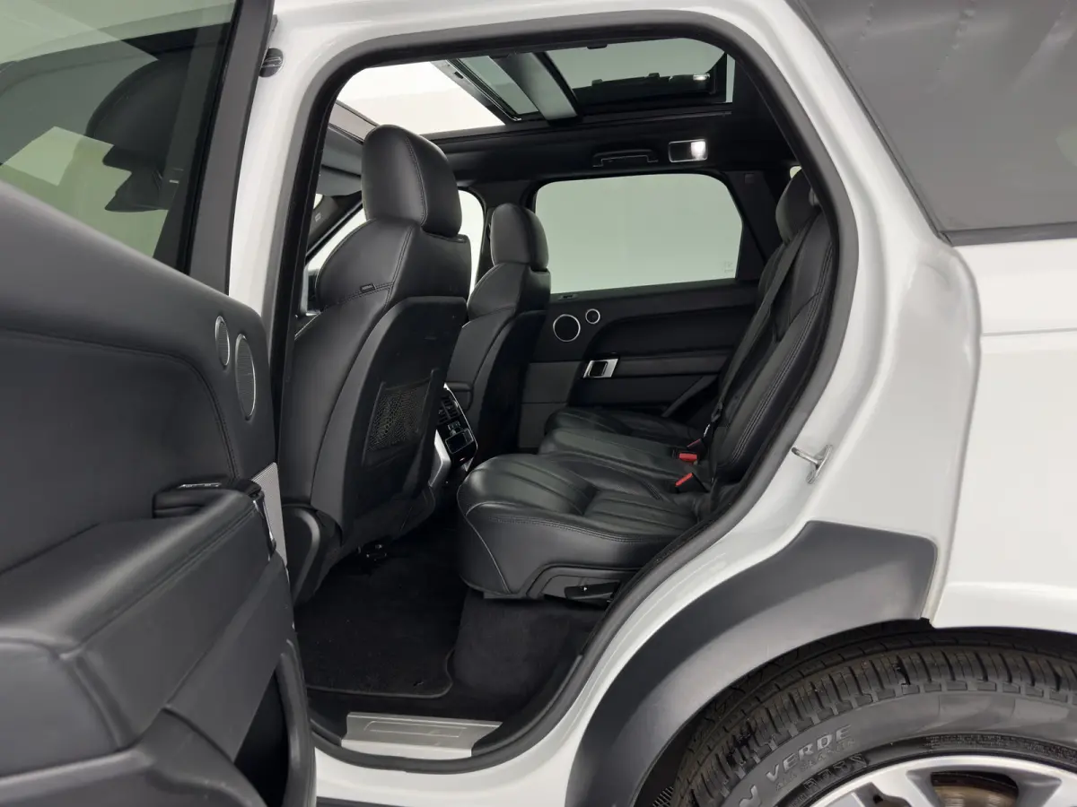3.0 SDV6 Autobiography Dynamic Aut. *PANO | LEATHER | XENON | DIGI-COCKPIT | HEATED-COMFORTSEATS | CAMERA | NAVI-FULLMAP | PRIVACY-GLASS | AIRSUSPENSION | HEAD-UP | ECC | SHIFTPADDLES | PDC 