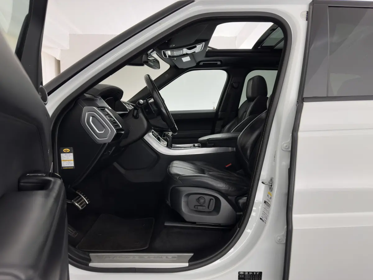 3.0 SDV6 Autobiography Dynamic Aut. *PANO | LEATHER | XENON | DIGI-COCKPIT | HEATED-COMFORTSEATS | CAMERA | NAVI-FULLMAP | PRIVACY-GLASS | AIRSUSPENSION | HEAD-UP | ECC | SHIFTPADDLES | PDC 