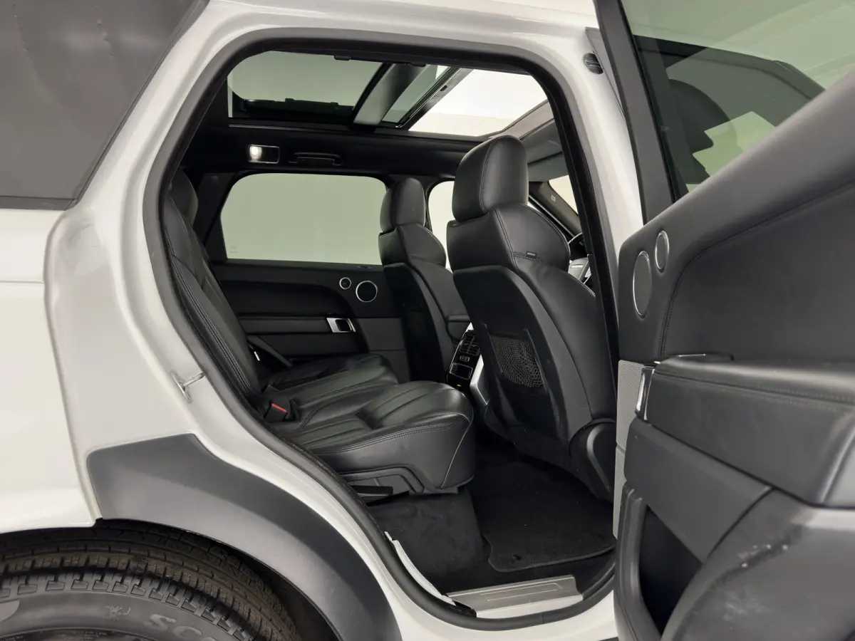 3.0 SDV6 Autobiography Dynamic Aut. *PANO | LEATHER | XENON | DIGI-COCKPIT | HEATED-COMFORTSEATS | CAMERA | NAVI-FULLMAP | PRIVACY-GLASS | AIRSUSPENSION | HEAD-UP | ECC | SHIFTPADDLES | PDC 