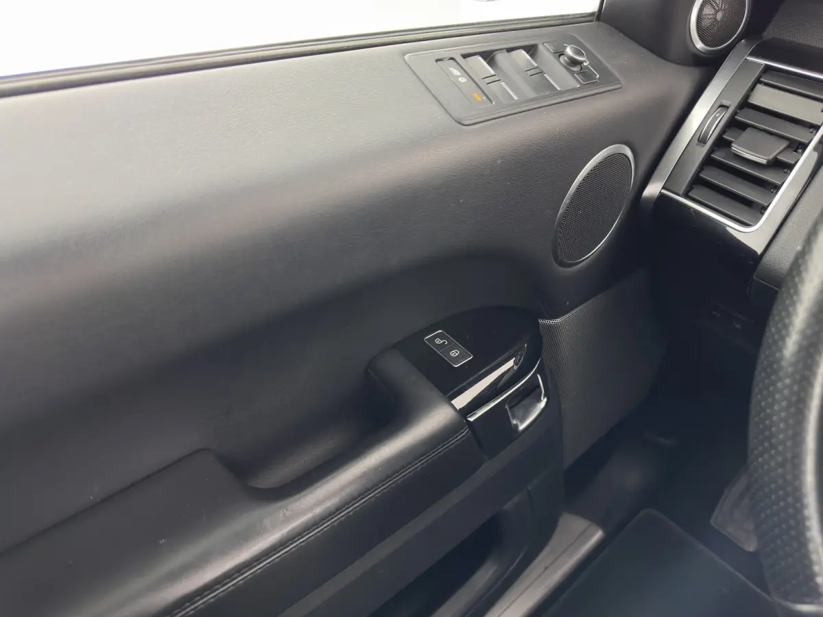 3.0 SDV6 Autobiography Dynamic Aut. *PANO | LEATHER | XENON | DIGI-COCKPIT | HEATED-COMFORTSEATS | CAMERA | NAVI-FULLMAP | PRIVACY-GLASS | AIRSUSPENSION | HEAD-UP | ECC | SHIFTPADDLES | PDC 